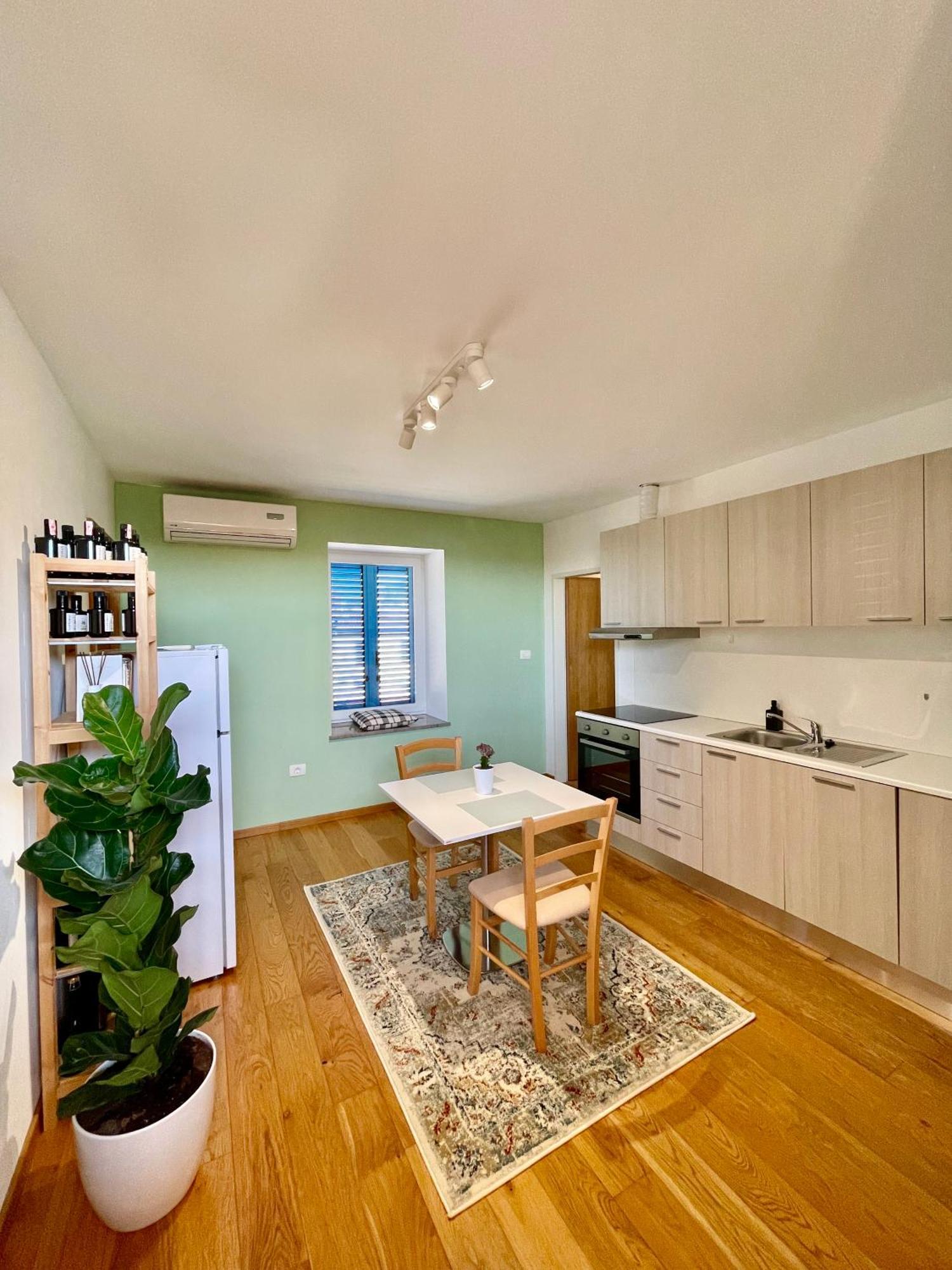 Santomas Apartments Šmarje 외부 사진